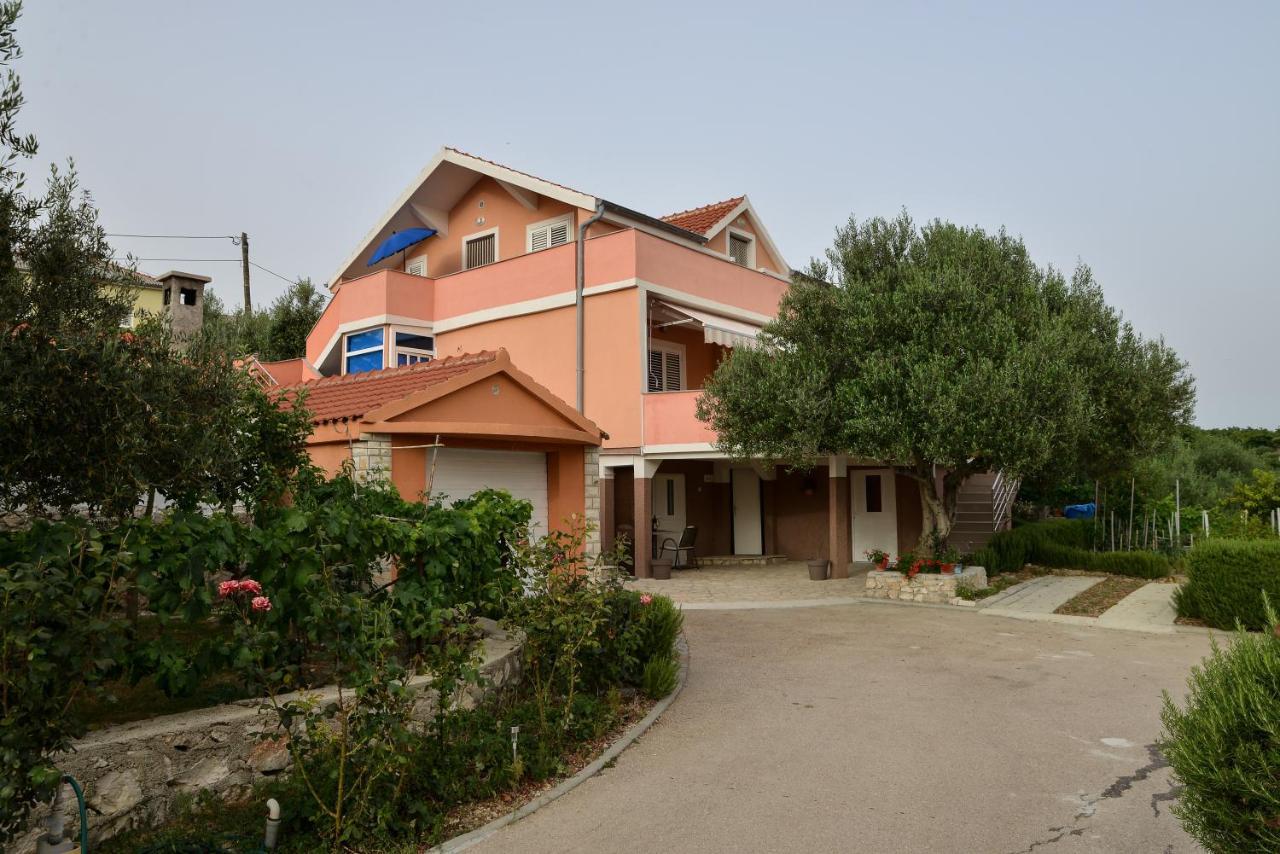 Apartment Olive Jovici  Экстерьер фото