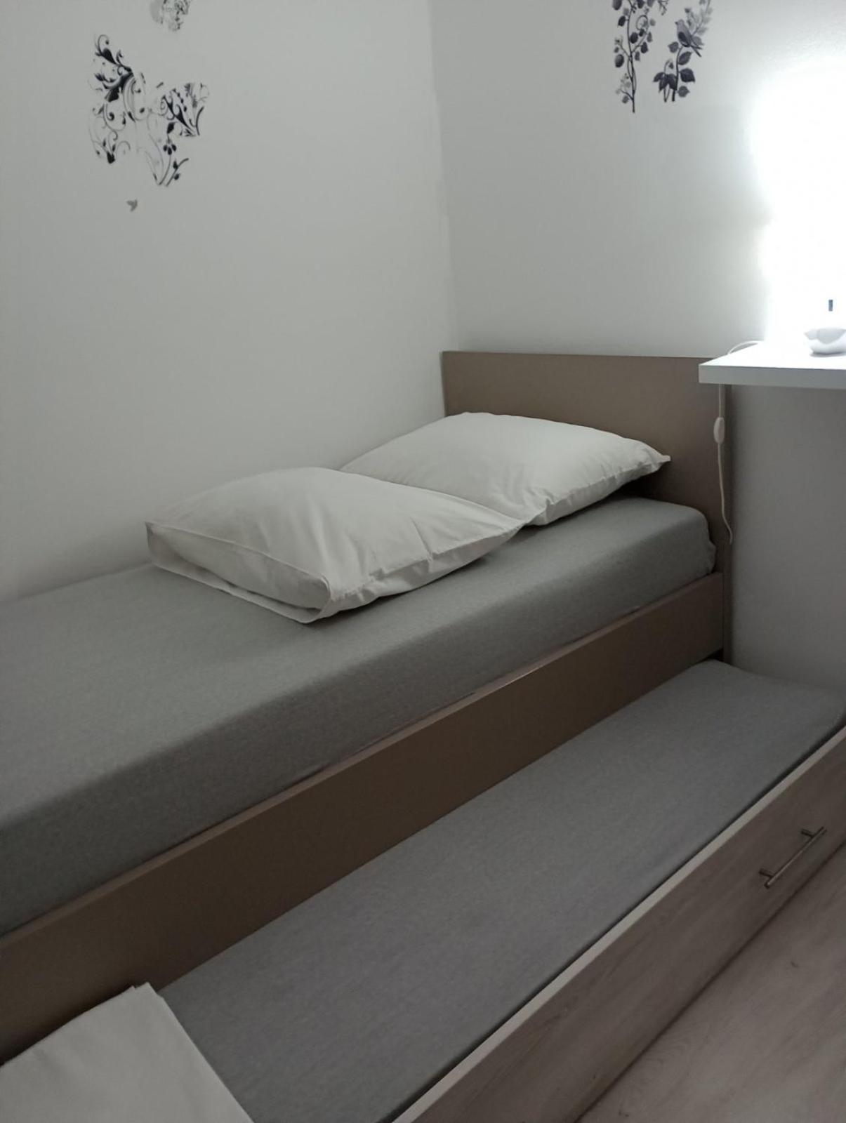 Apartment Olive Jovici  Экстерьер фото