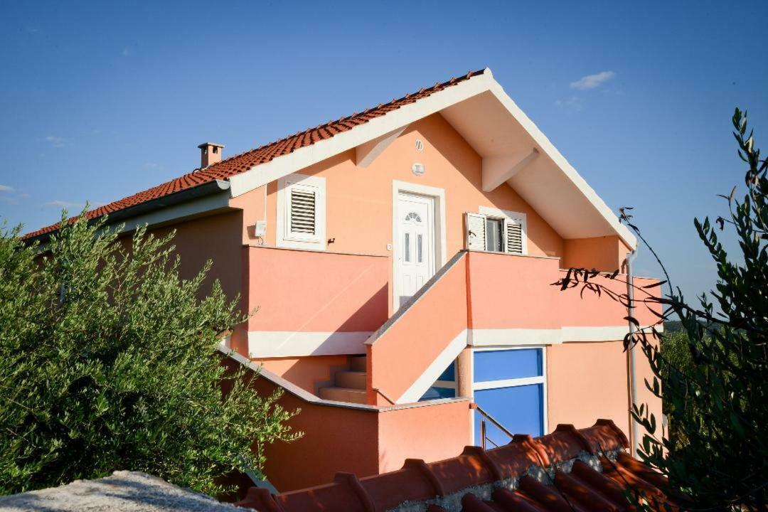 Apartment Olive Jovici  Экстерьер фото